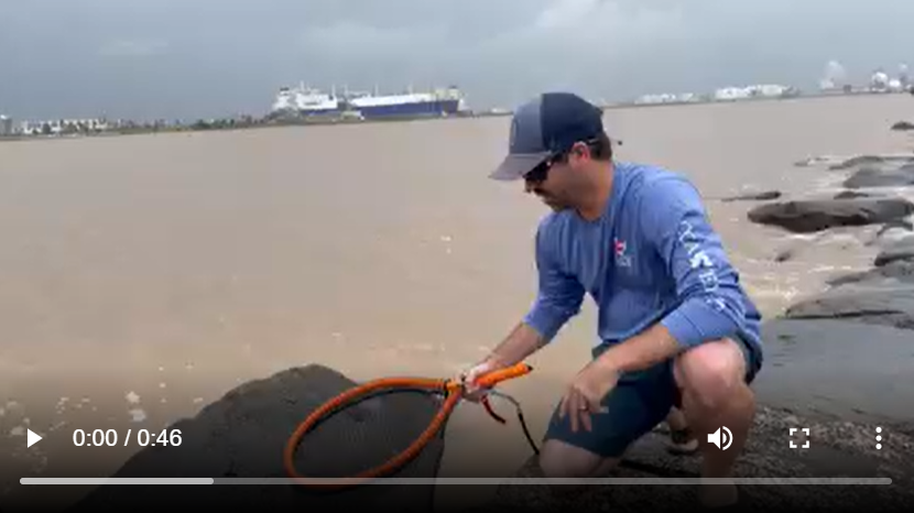 WATCH: “Don’t let THAT happen!” – CLIPPING a tag from a tagged redfish for the 2022 CCA Texas STAR Tournament